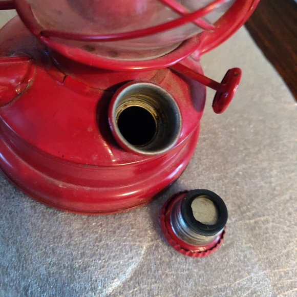 Rare Department 56 Two Oil Burning Lanterns Christmas Holiday Vintage 9" Lamps - Picture 8 of 10